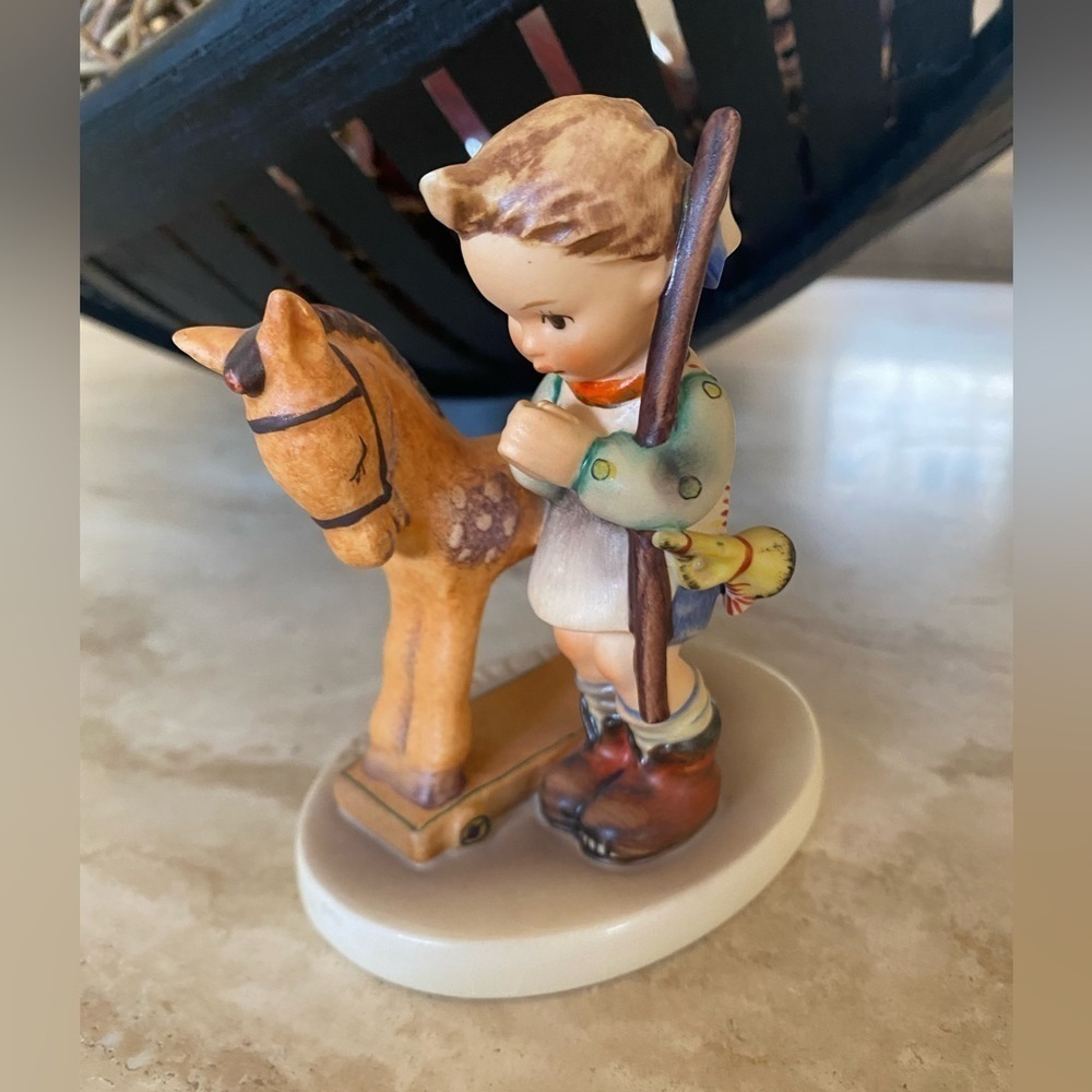Hummel Figurine Prayer before Battle